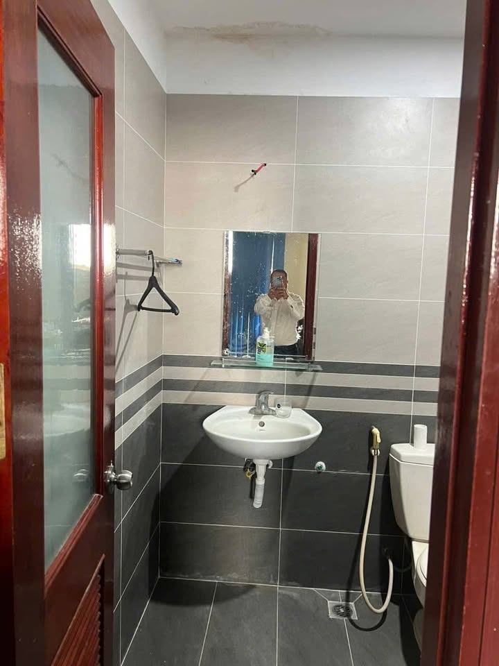 Chung cư F4 Trung Kính - Cầu Giấy 80m² giá 14 triệu - Phù hợp gia đình và văn phòng!