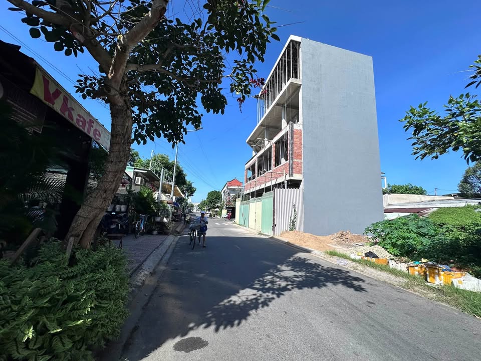 Đất nền Khu Tái Định Cư Phường 3, Tân An 80m² giá 2.7 tỷ - Phong thủy tốt, đầu tư sinh lời!