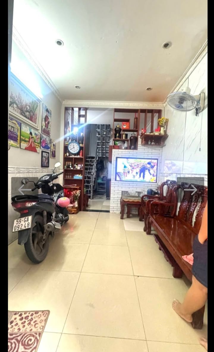 Nhà 2 tầng tại Trung Mỹ Tây 26m² giá 2 tỷ - Sẵn sàng vào ở ngay!