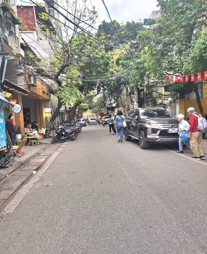 Nhà mặt phố Tôn Thất Thiệp, quận Ba Đình, 95m² giá 43.5 tỷ - Kinh doanh vỉa hè, ô tô tránh