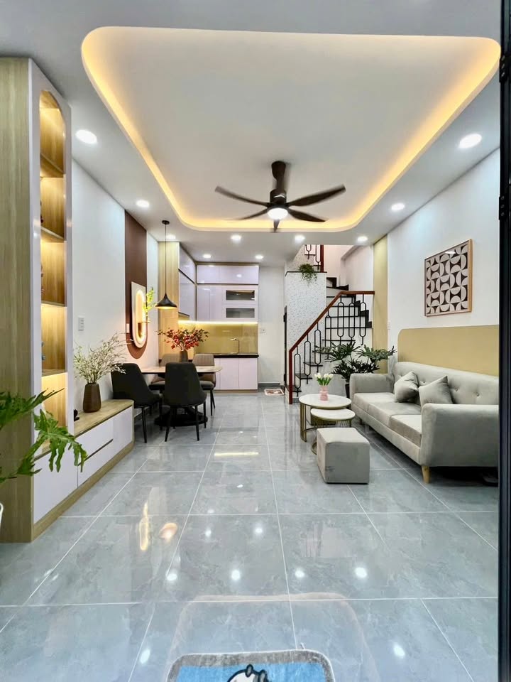 Nhà 4 tầng Phú Nhuận 96m² giá 5.25 tỷ - Sổ hồng chính chủ, gần chợ Nguyễn Đình Chiểu!