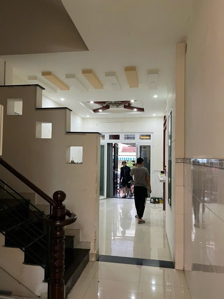 Nhà riêng cho thuê mặt tiền đường Lâm Văn Bền, quận 7, 72m² - Tiện nghi đầy đủ, giá chỉ 20 triệu/tháng!