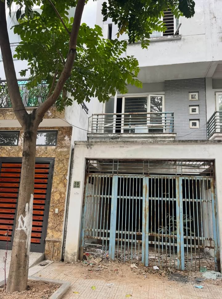 Nhà liền kề Phú La Hà Đông 90m² giá thỏa thuận - Vị trí đẹp, hướng Đông Nam!