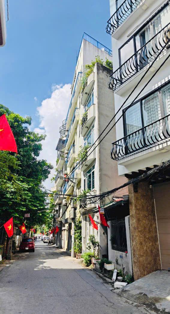 Biệt thự 4 tầng tại Việt Hưng, Long Biên - Giá chỉ nhỉnh 20 tỷ, cơ hội đầu tư hấp dẫn!