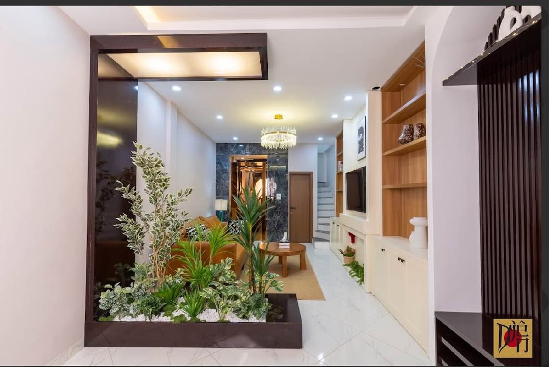 Nhà Thạch Bàn 35m² giá 9 tỷ - Thiết kế 6 tầng sang trọng, có thang máy!