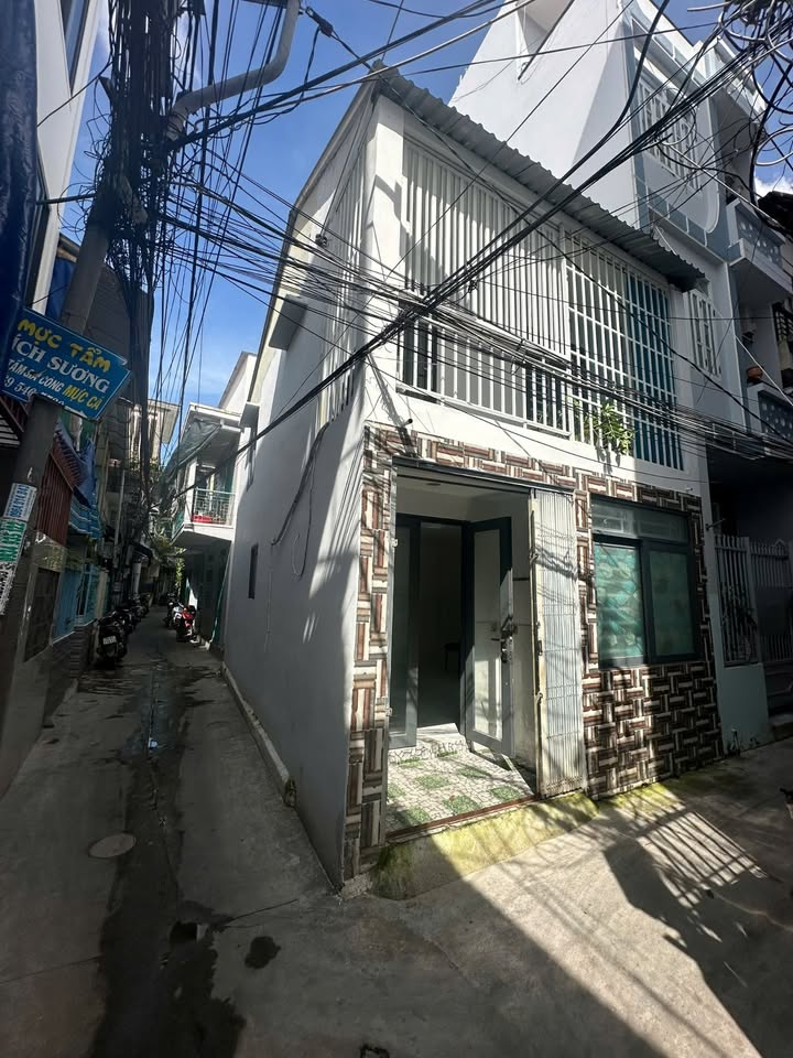 Nhà nguyên căn 2 tầng hẻm Thống Nhất, Nha Trang 23.4m² - Không nội thất, giá chỉ 7 triệu!