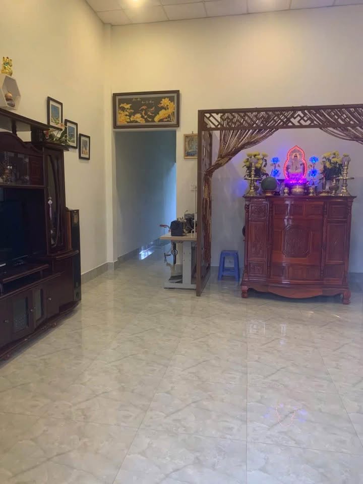 Nhà nguyên căn hẻm Quang Trung, Bảo Lộc 2PN giá 4.5 triệu - Tiện nghi đầy đủ!