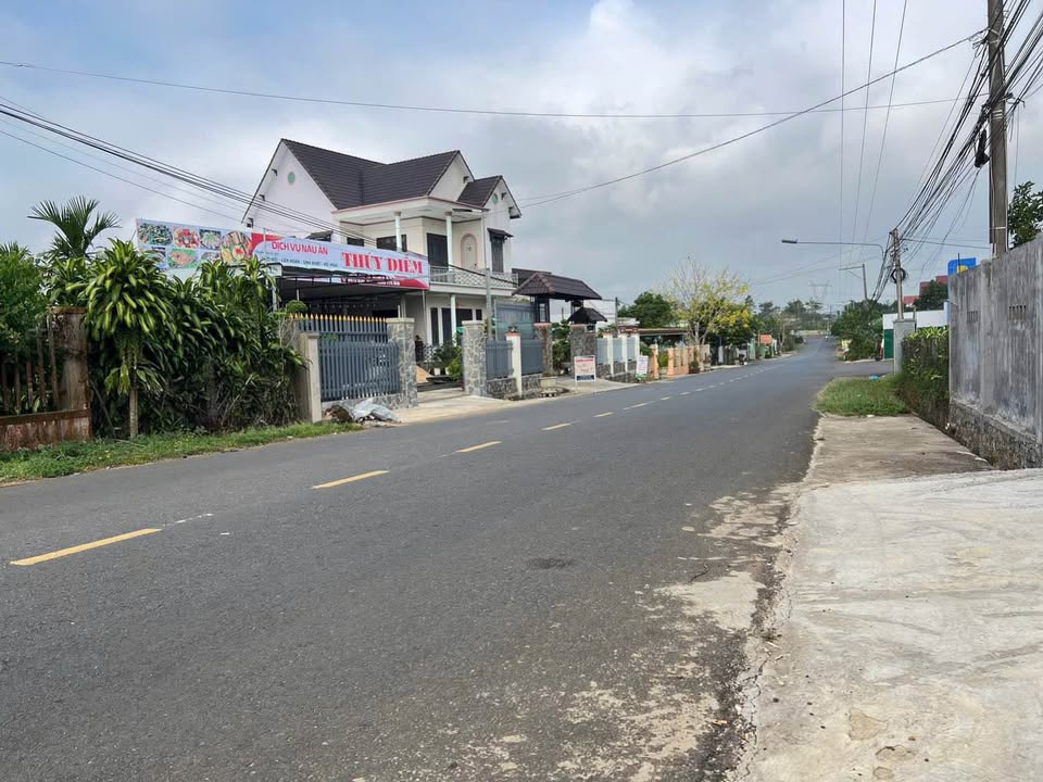 FrontHouse mặt tiền Phan Chu Trinh 320m² giá 4.4 tỷ - Kinh doanh sầm uất!