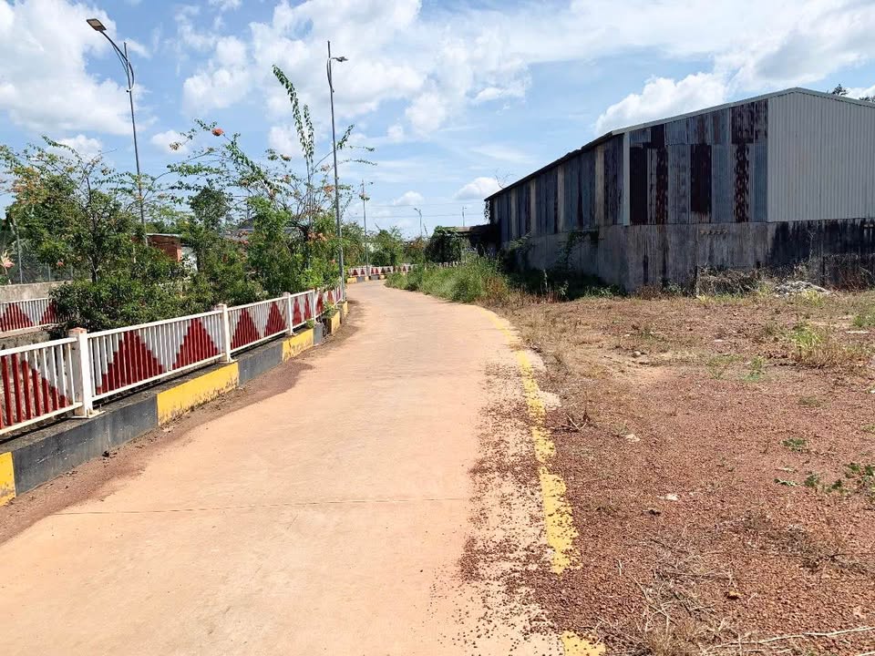 Đất nền 2 mặt tiền đường Hùng Vương, Tân Xuân 488m² - Giá 1.9 tỷ chỉ có hôm nay!