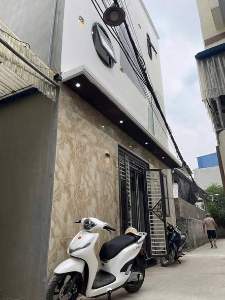 Nhà 3 tầng tại ngõ 101 Lộc Vượng, Nam Định 49m² giá 2.45 tỷ - Tiện nghi đầy đủ!