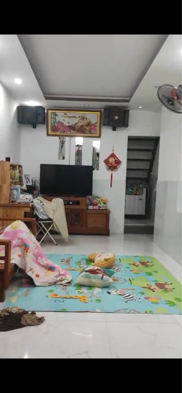 Nhà 2 tầng Hoàng Diệu Đà Nẵng 37m² giá 2.75 tỷ - Vị trí thuận lợi, giao thông dễ dàng!