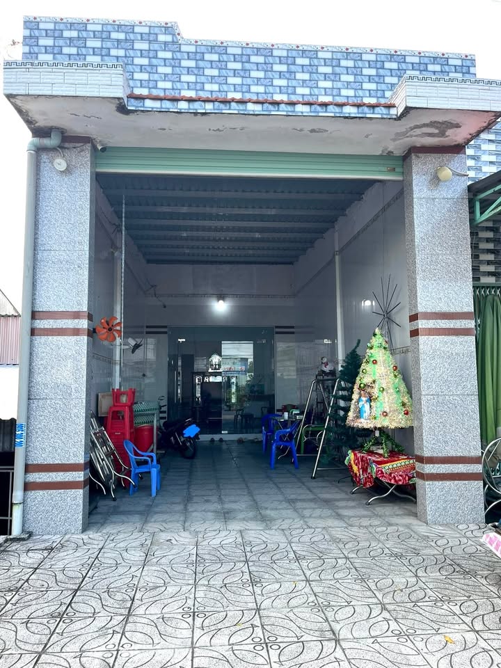 Đất ở Cao Lãnh 200m² mặt tiền kinh doanh - Sổ hồng chính chủ, giá 2.8 tỷ!