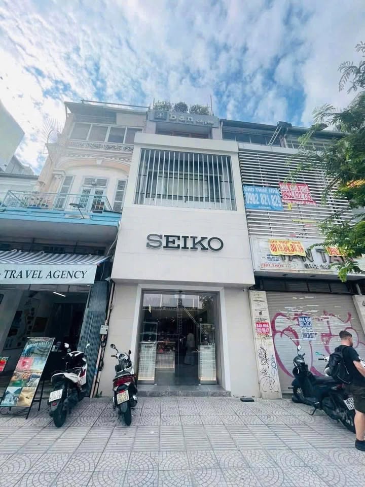 Cho thuê nguyên căn mặt bằng kinh doanh Quận 1 - Diện tích 96m², vị trí vàng kinh doanh sầm uất!