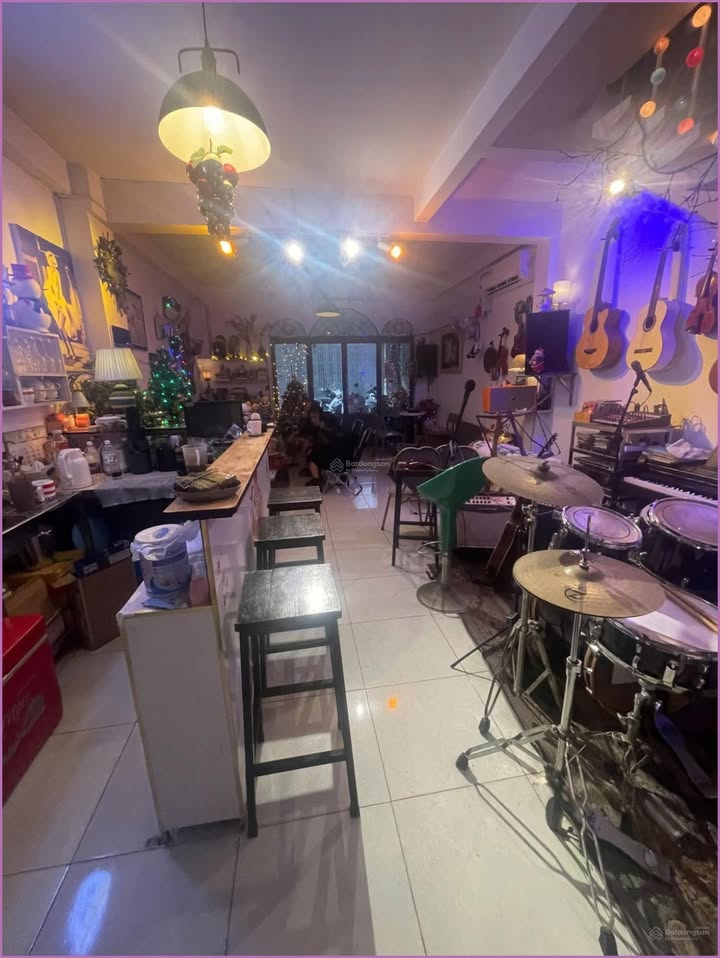 Nhà nguyên căn đường Lê Văn Sỹ, Quận 3, 80m² chỉ 32 triệu - Phù hợp kinh doanh dịch vụ!