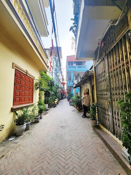 Căn hộ Tập thể Tây Hồ - Thụy Khuê 16m² giá 3.08 tỷ - Sổ đỏ chính chủ