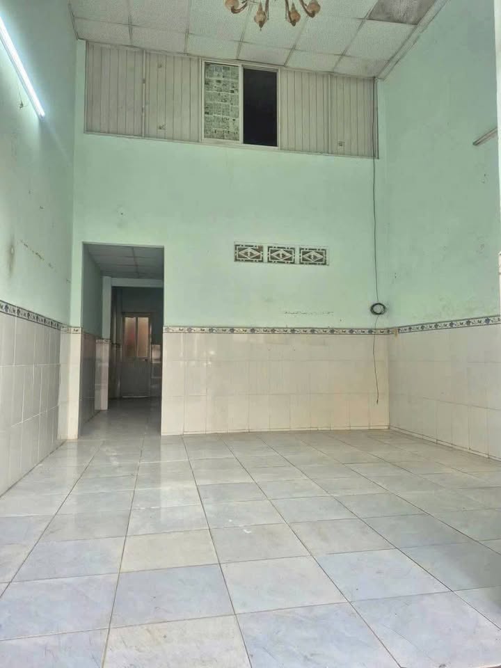 Nhà cấp 4 hẻm đường Nguyễn Thị Chạy, Dĩ An 54m² giá chỉ 1.53 tỷ - Sổ đỏ chính chủ!