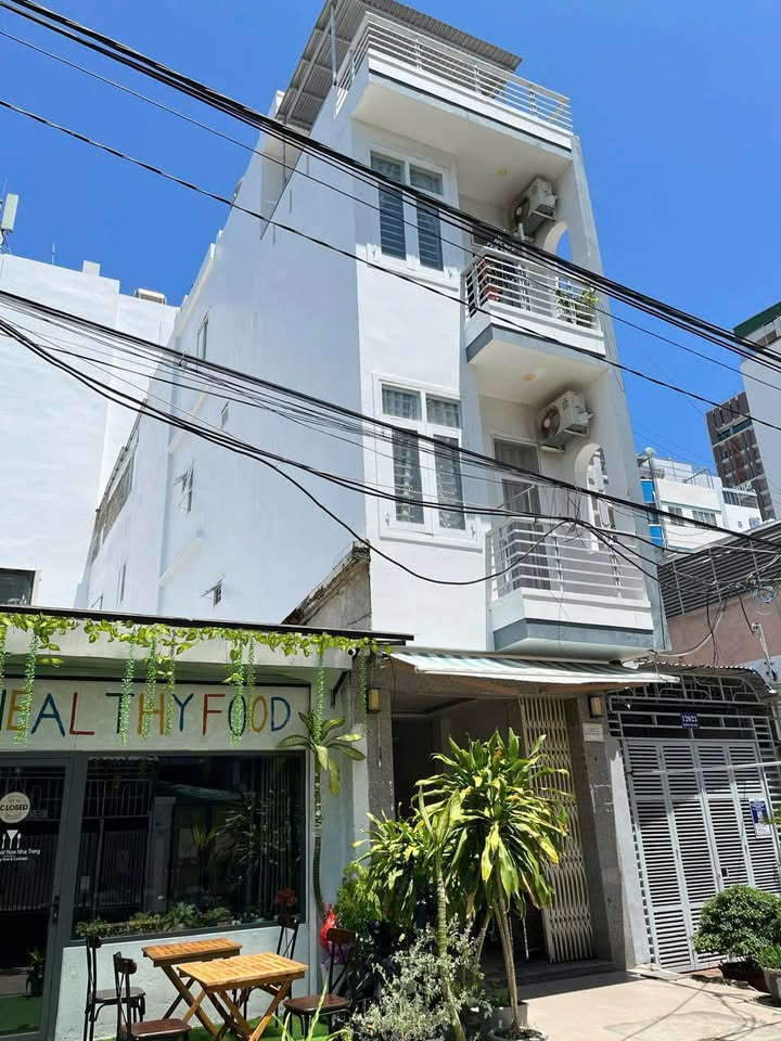 Bán đất tặng nhà 3 tầng mặt tiền đường Trần Quang Khải, Nha Trang 92m² - Giá chỉ 20.244 tỷ!