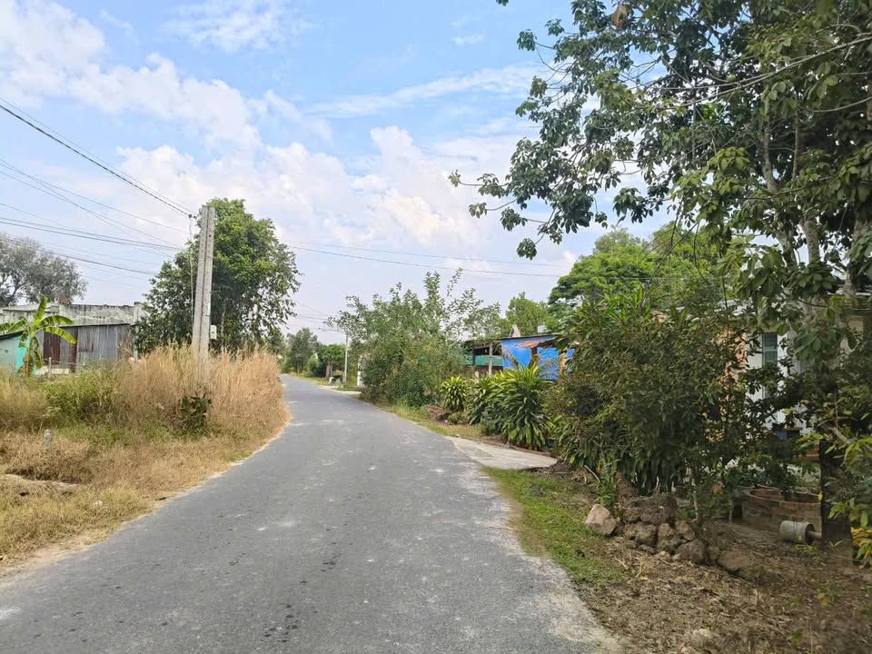 Nhà mới xây tại Thạnh Tây, Tân Biên, 335m² giá 440 triệu - Sổ hồng chính chủ!