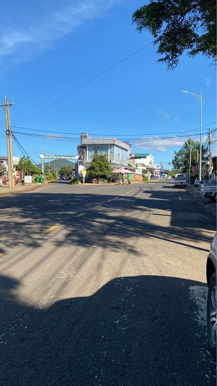 Nhà mặt tiền Hồ Tùng Mậu, Đức Trọng 100m² giá 4.4 tỷ - Giảm ngay 700 triệu!