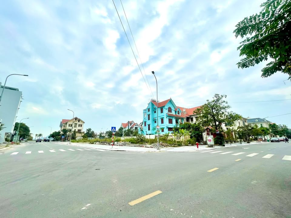 Đất nền Hạ Long 1000m² giá 100 triệu/m² - Ô góc 3 mặt thoáng, vị trí độc tôn!