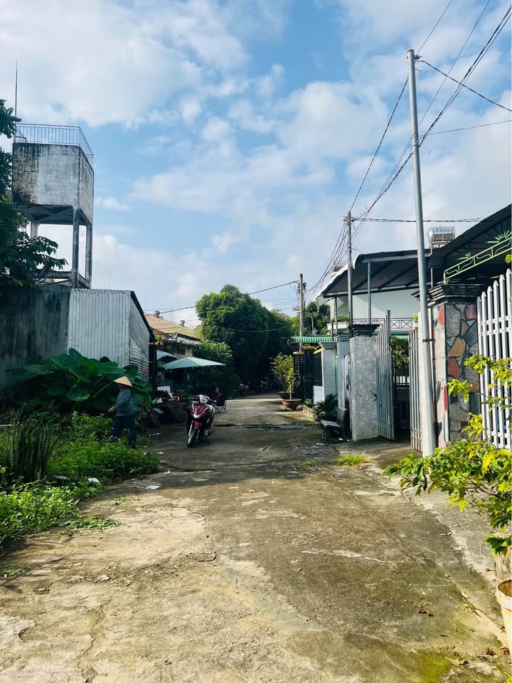 Đất thổ cư 100% xã Phú Hòa, Định Quán, Đồng Nai 100m² giá 550 triệu - Vị trí thuận lợi gần chợ mới!