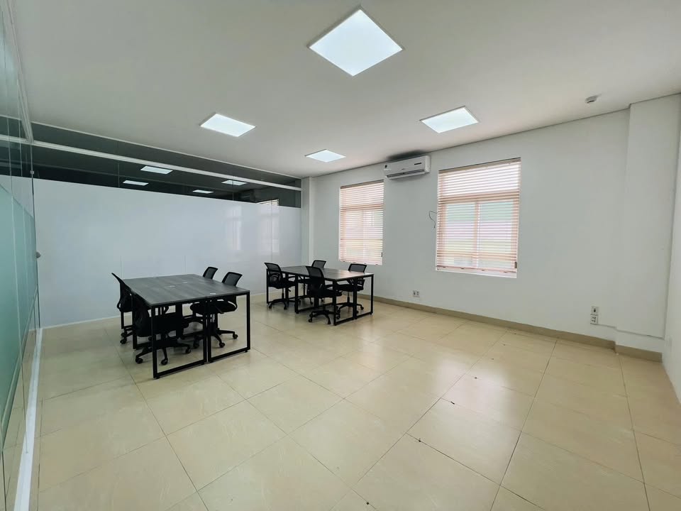 Văn phòng cho thuê đường Hoàng Văn Thụ, Đà Nẵng 40m² giá 9.5 triệu - Không gian yên tĩnh, phù hợp cho startup!