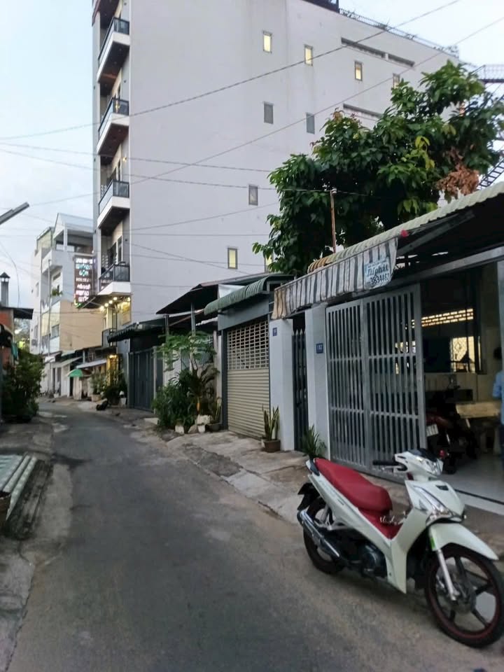 Đất nền hẻm 8 Đinh Tiên Hoàng, Ninh Kiều, Cần Thơ 94m² giá 4.79 tỷ - Hướng Tây, sổ hồng hoàn công!