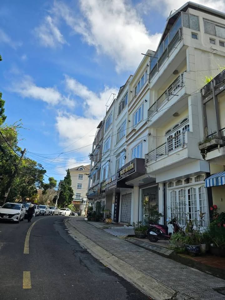 Nhà Mặt Tiền Phan Như Thạch Đà Lạt 44m² giá 9 tỷ - Giảm giá bán nhanh!