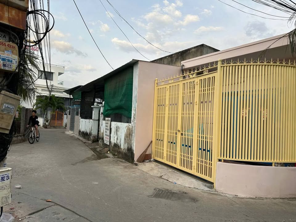 Nhà bán tại Vĩnh Ngọc, Nha Trang 74m² giá 1.95 tỷ - Đường ô tô, gần chợ và UBND!