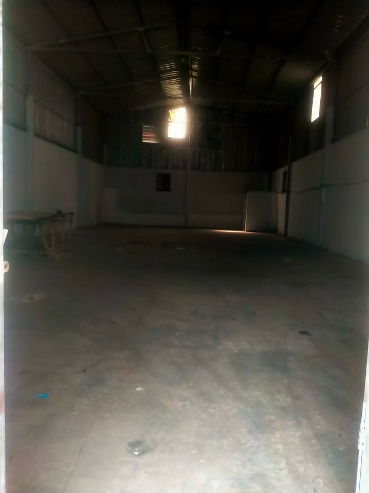 Cho thuê nhà xưởng 250m² tại Dĩ An - Giá chỉ 15 triệu/tháng!