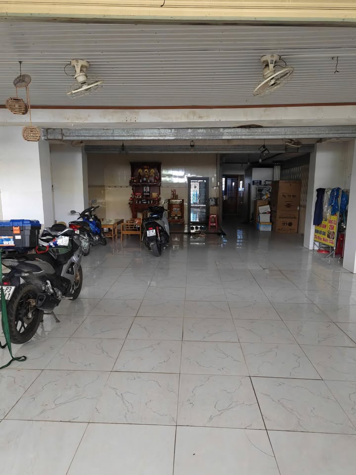 Nhà mặt tiền đường Huỳnh Minh Mương, Củ Chi 262m² giá 6.8 tỷ - Phù hợp kinh doanh!