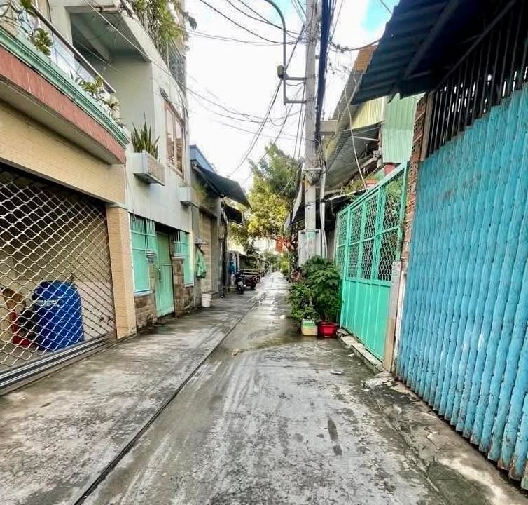 Nhà bán Quận 6 đường Hậu Giang 75m² giá 8.4 tỷ - Hẻm thông xe hơi vào tận nhà!