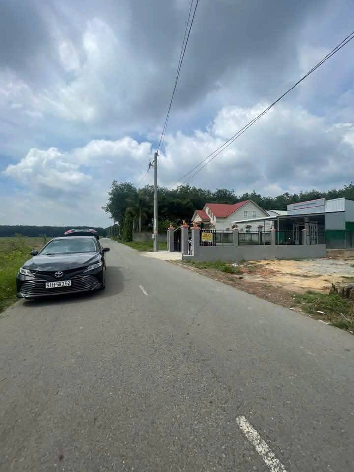 Đất thổ cư Vĩnh Hòa, Phú Giáo, Bình Dương 670m² giá 2.35 tỷ - Đầu tư sinh lời ngay!