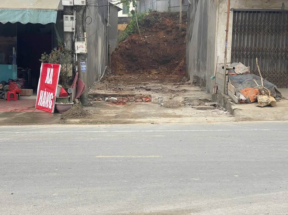 Đất nền Cam Đường Lào Cai 83m² giá 1.5 tỷ - Sổ hồng chính chủ, vị trí đẹp!