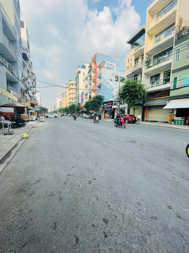 Bán FrontHouse đường Phạm Văn Bạch, quận Tân Bình, 130m² giá 19 tỷ - Cơ hội đầu tư hấp dẫn!