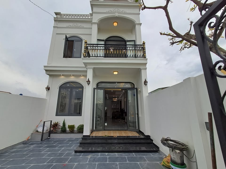 Biệt thự hiện đại 132m² tại Mỹ Hạnh Nam, Đức Hoà chỉ 3.25 tỷ - Sổ hồng riêng hoàn công!