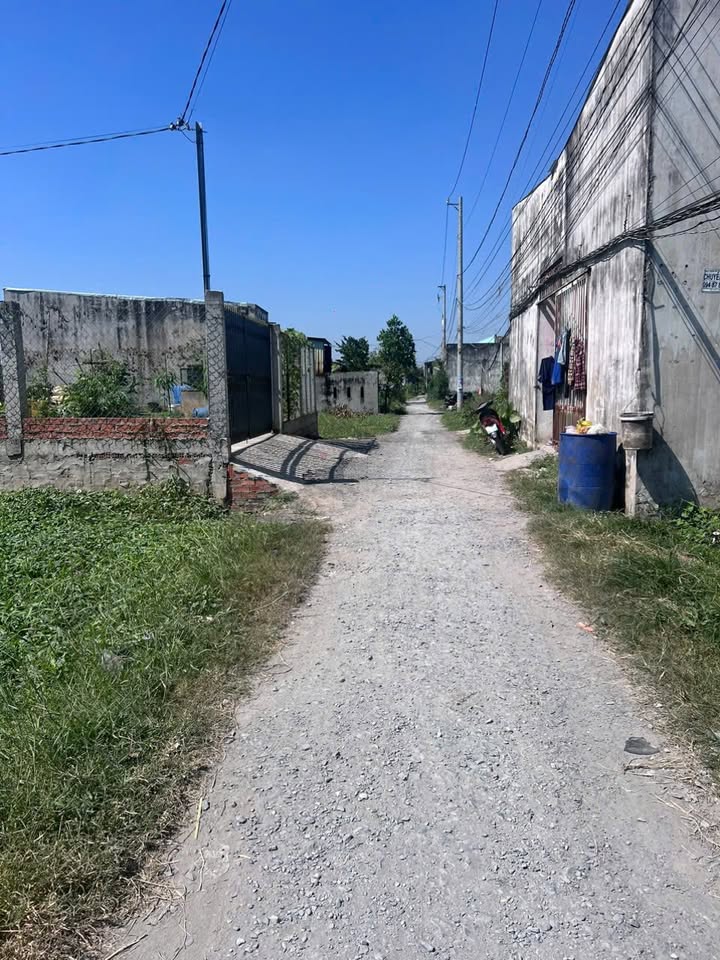 Đất thổ cư ấp 5, xã Đức Hòa Đông 100m² giá 1.1 tỷ - Cơ hội đầu tư tuyệt vời!