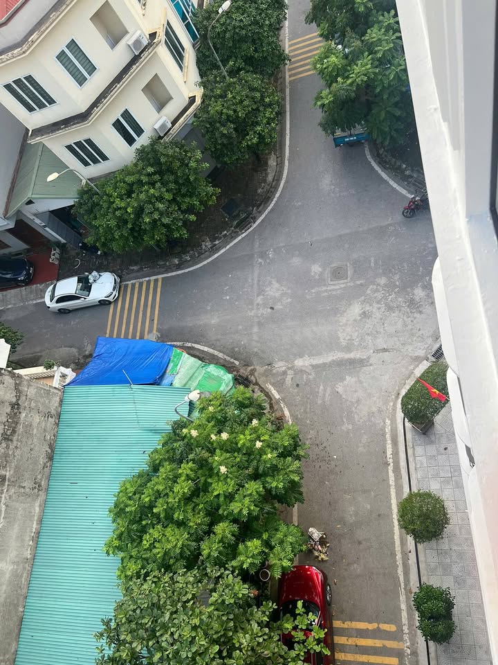 Nhà mặt phố Tam Trinh 240m², 3 tầng thang máy - Cho thuê văn phòng linh động!