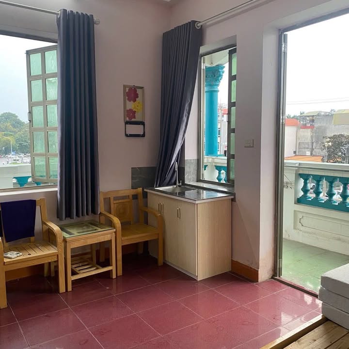 Căn hộ cho thuê tại Ngọc Thụy, Long Biên 20m² giá chỉ 4 triệu - Nội thất đầy đủ, thoáng đãng!