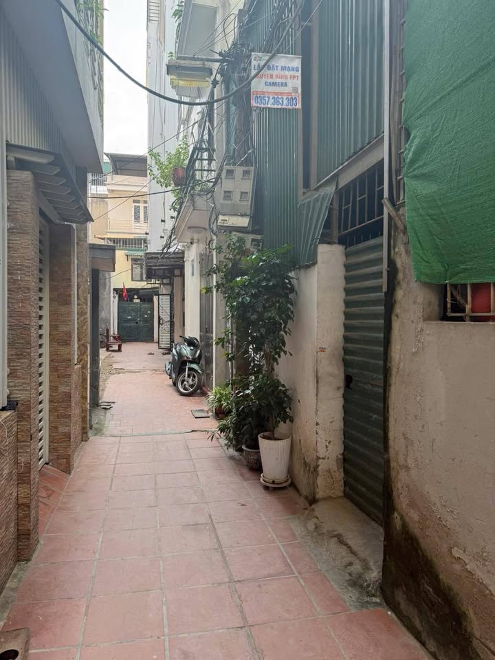 Đất Bằng B, Thanh Trì 36m² giá 6 tỷ - Sổ đỏ chính chủ, gần chợ, trường học!