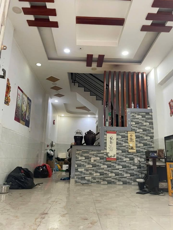 Nhà đẹp hẻm 385 Chiến Lược, Bình Trị Đông, 44m² giá 4.98 tỷ - Sổ hồng chính chủ!