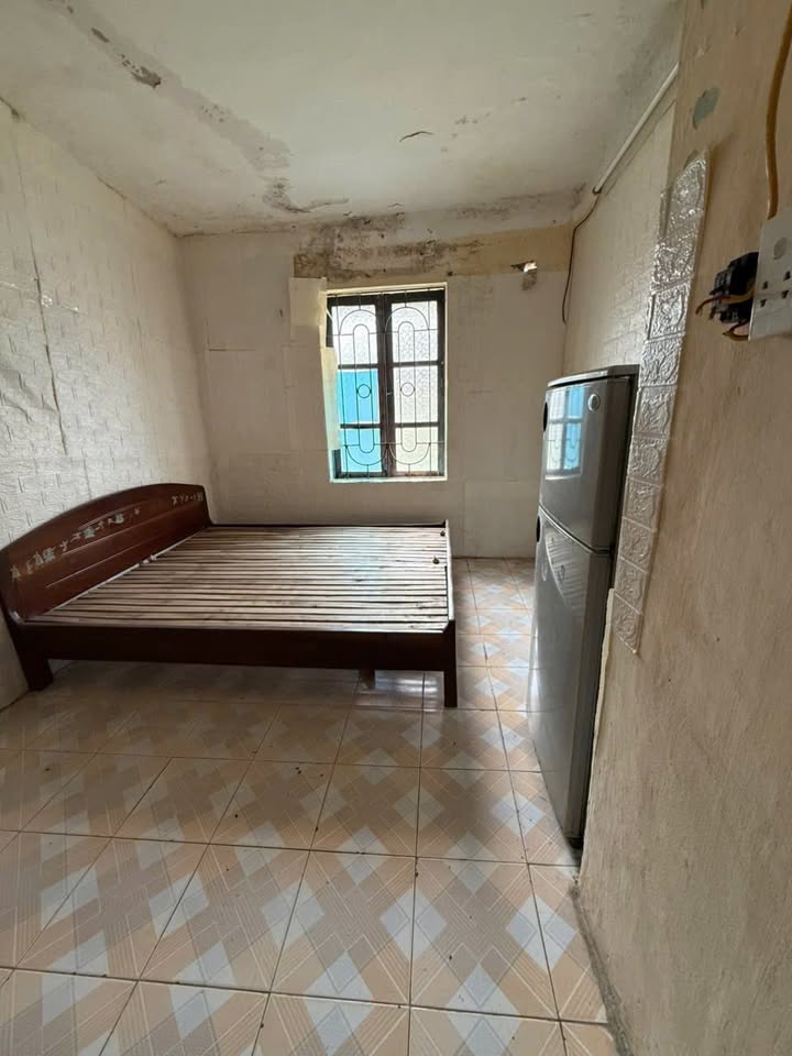 Căn hộ Tập thể T5 Bộ Tư Lệnh Thông Tin Đống Đa 39m² giá 4 tỷ - Nhà nguyên bản, sổ đỏ chính chủ!