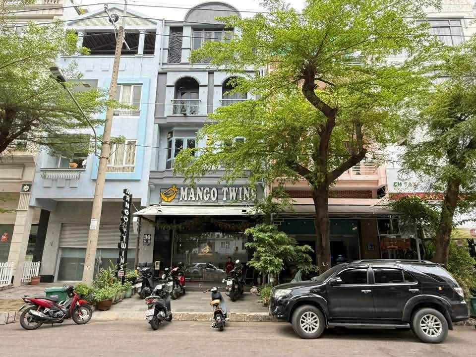 Nhà phố Hưng Gia 5, Quận 7 108m² giá 38 tỷ - Sổ hồng chính chủ, thang máy hiện đại!