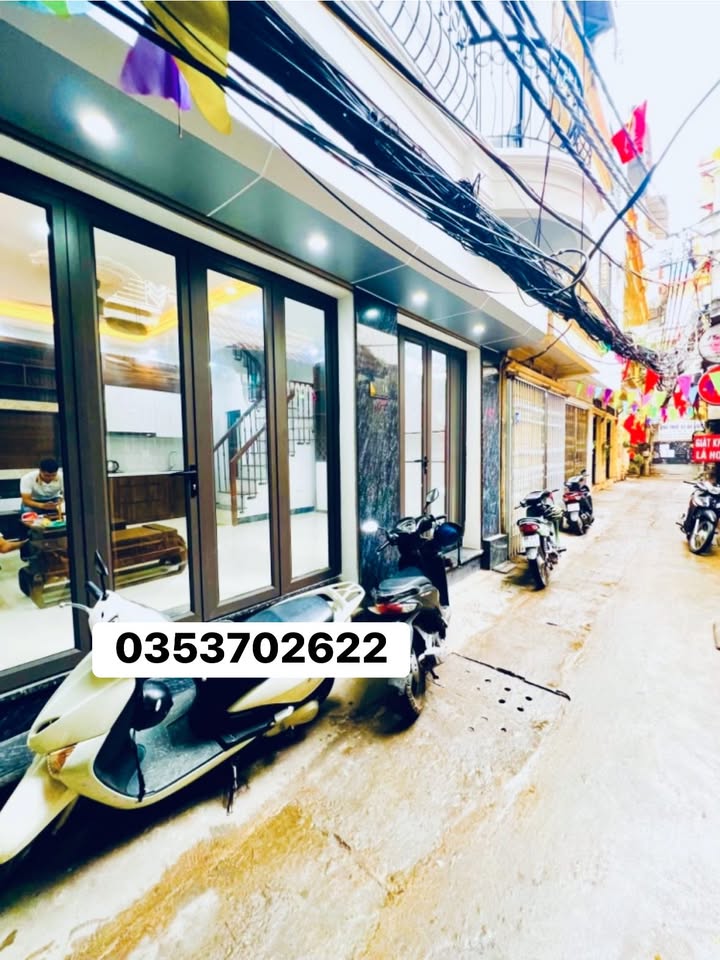 Nhà riêng Minh Khai 42m² giá 8.7 tỷ - Lô góc, ô tô đỗ cửa!