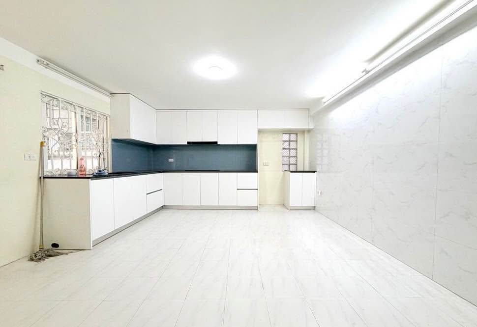 Nhà phố Hoàng Hoa Thám Ba Đình 36m² giá 9 tỷ - Thiết kế hiện đại, khu trung tâm an ninh!