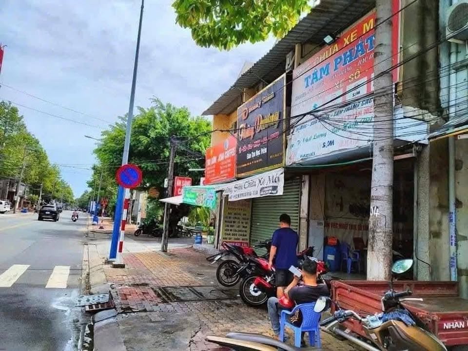 Nhà góc 2 mặt tiền Trần Quang Khải, Dĩ An 85m² giá 8 tỷ - Cơ hội đầu tư sinh lời!