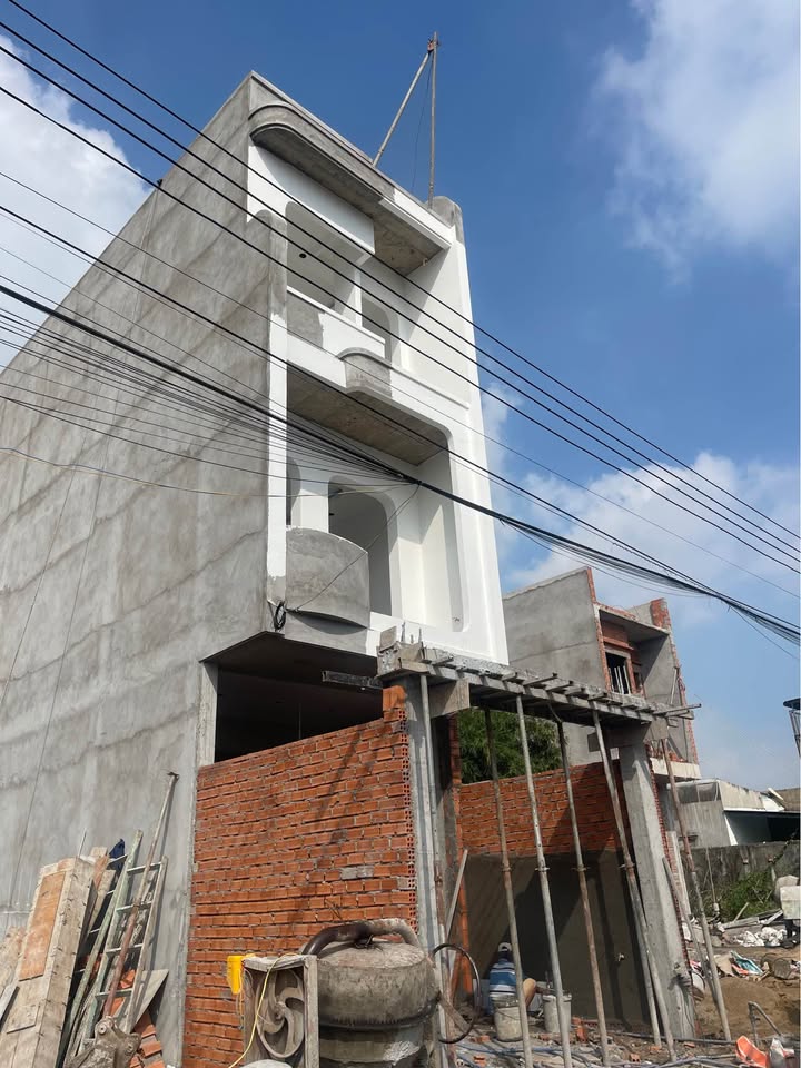 Nhà 3 tầng đường Đoàn Thị Kia, Dĩ An 109.2m² giá 5.5 tỷ - Sẵn sàng dọn vào ở ngay!