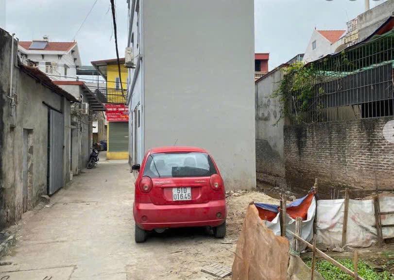 Đất Kim Chung Hoài Đức 40m² giá 4 tỷ - Đường ô tô đỗ cửa, đầy đủ tiện ích!