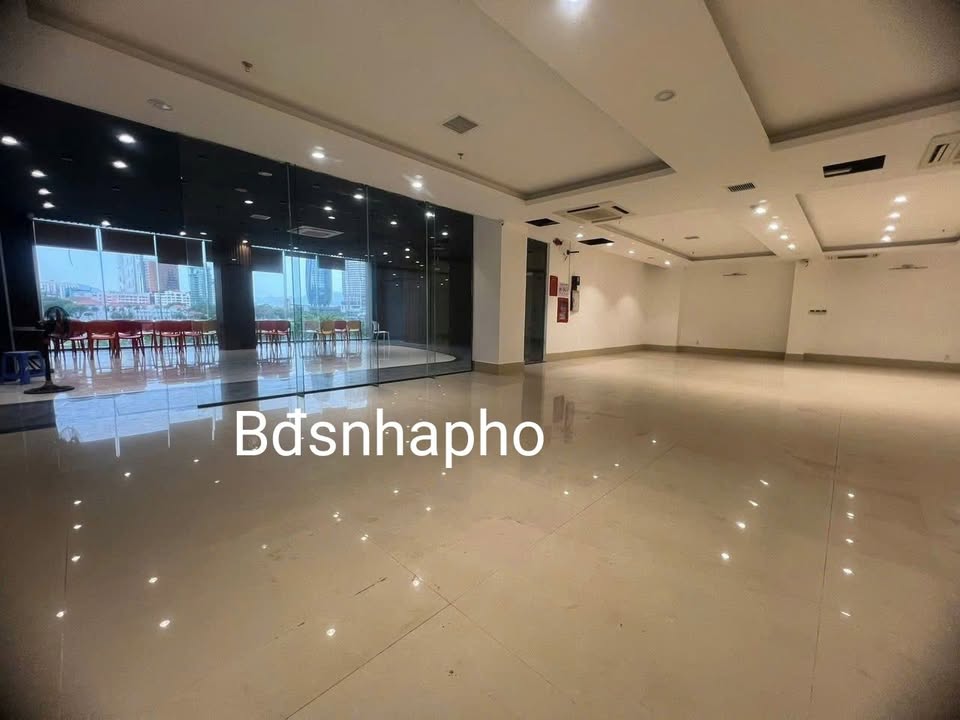 Cho thuê mặt bằng tầng 3 đường Trần Hưng Đạo 350m² - Không gian thoáng đãng, tiện ích đầy đủ!