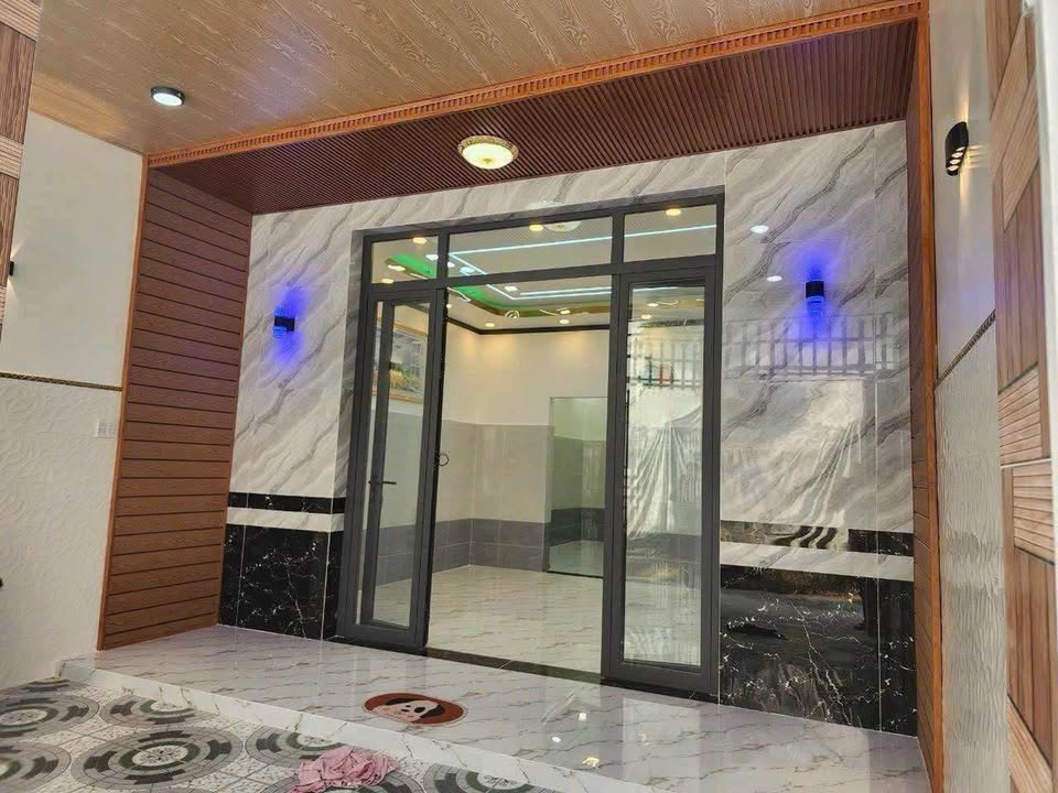 Nhà phố Nguyễn Văn Thiệt, Vĩnh Long 84m² giá 2.15 tỷ - Khu dân cư an ninh, thuận tiện kinh doanh!